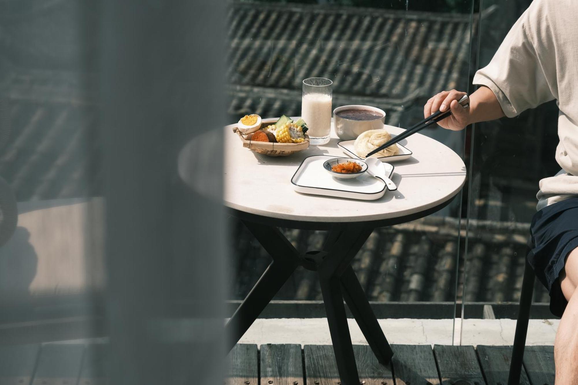 No Flowers Boutique Hostel Кунмин Екстериор снимка