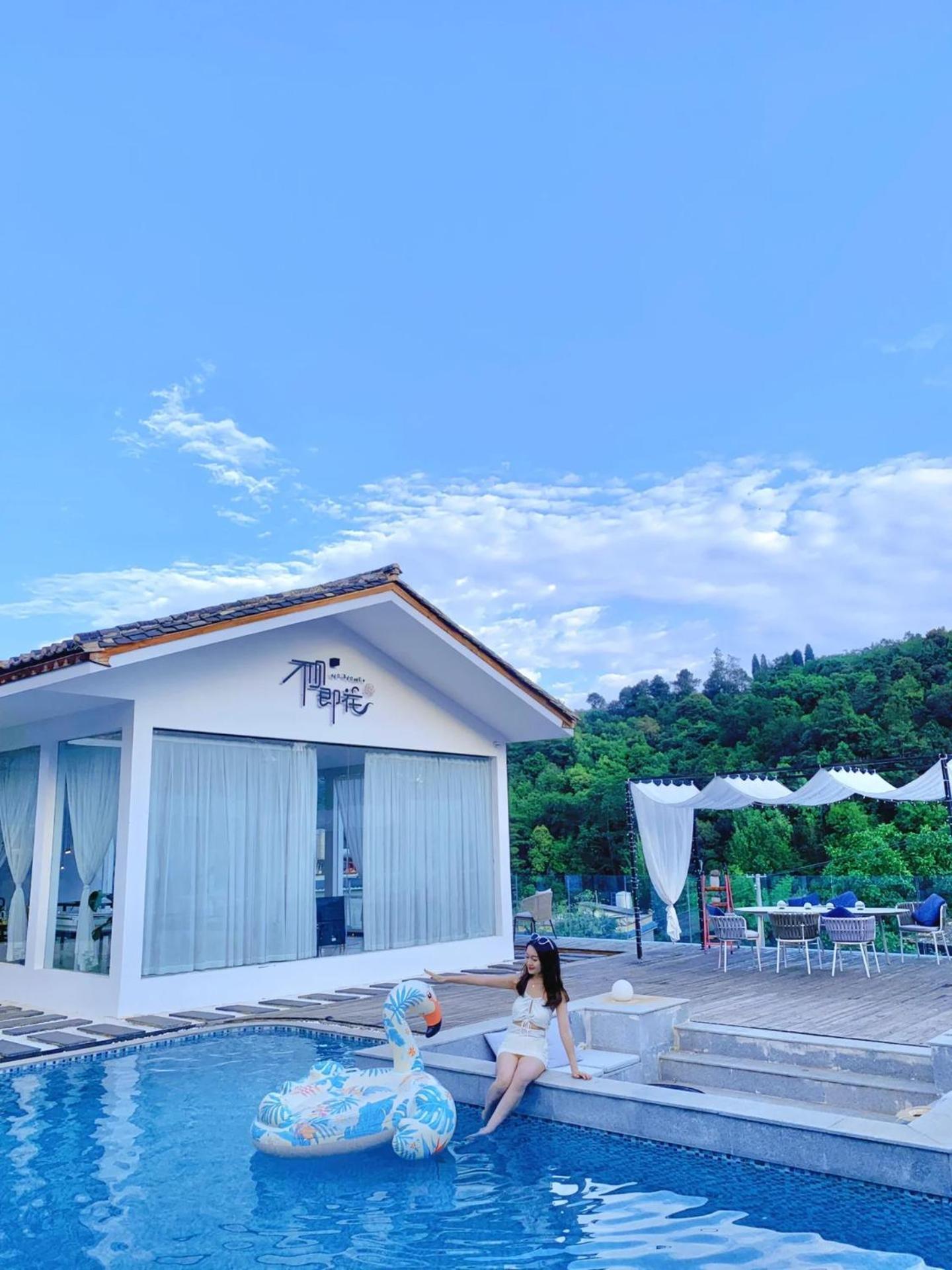 No Flowers Boutique Hostel Кунмин Екстериор снимка